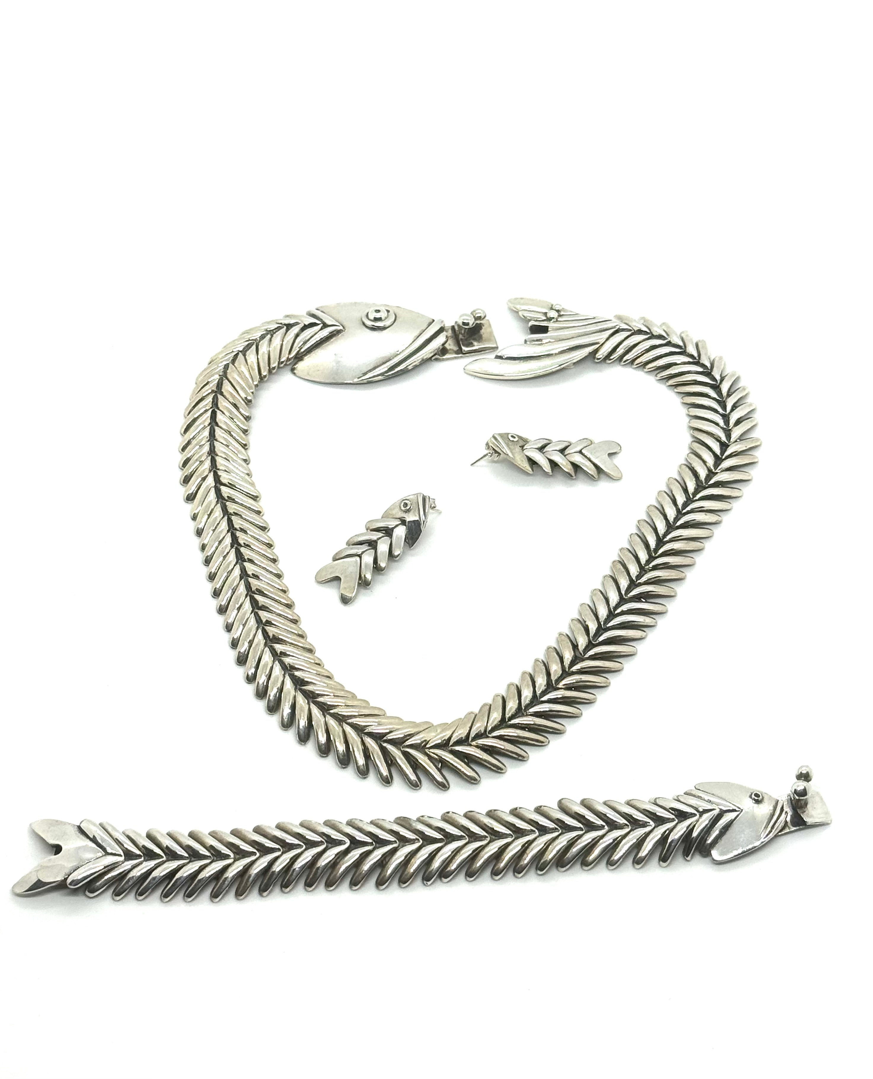Fishbone necklace set