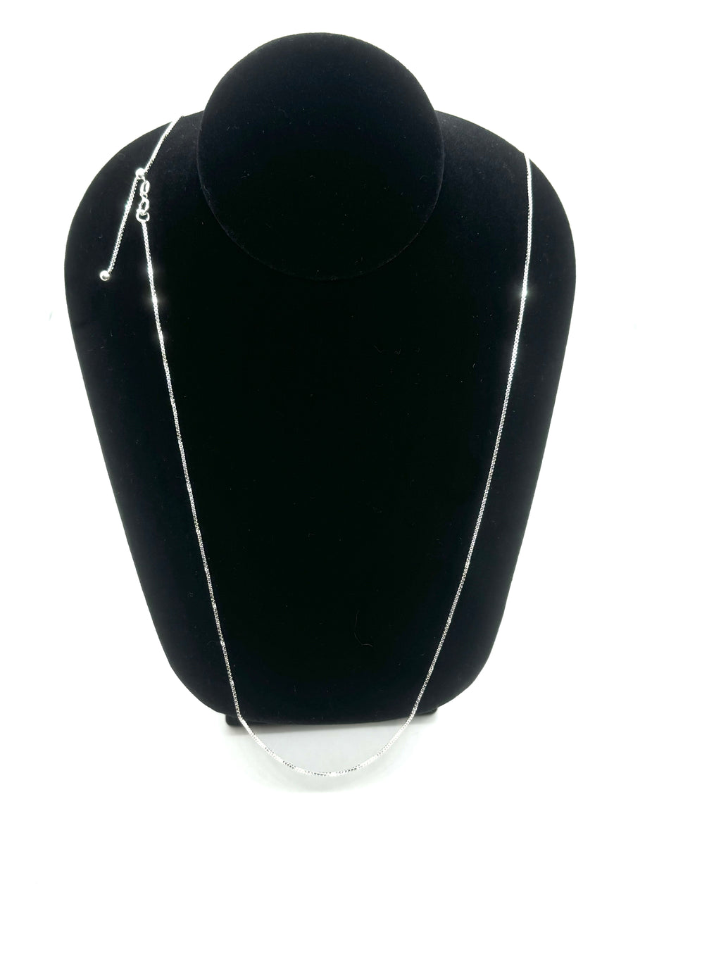 30” adjustable Italian box chain.