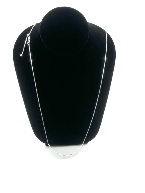 30” adjustable Italian box chain.