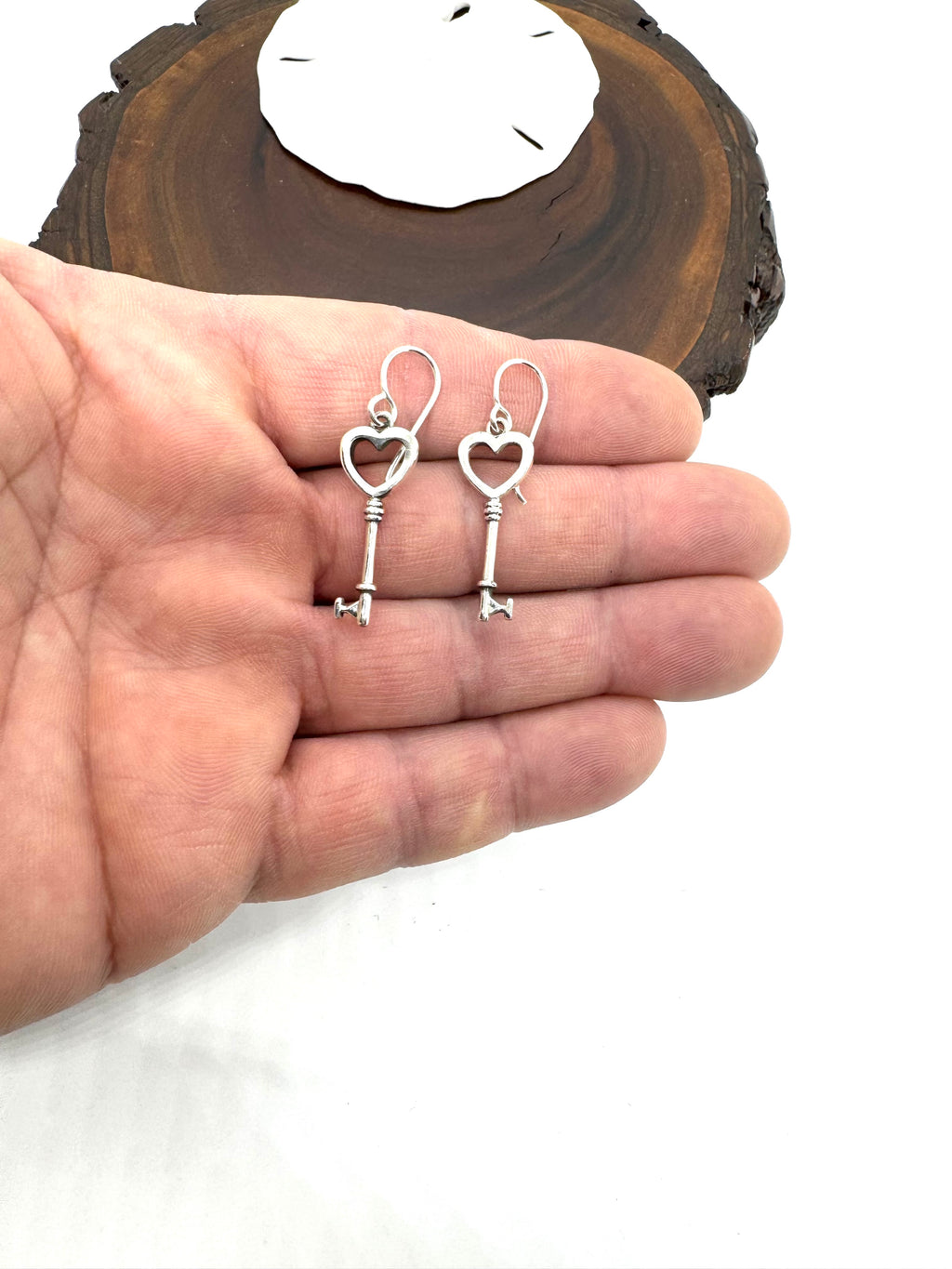 Key/love hanging earrings
