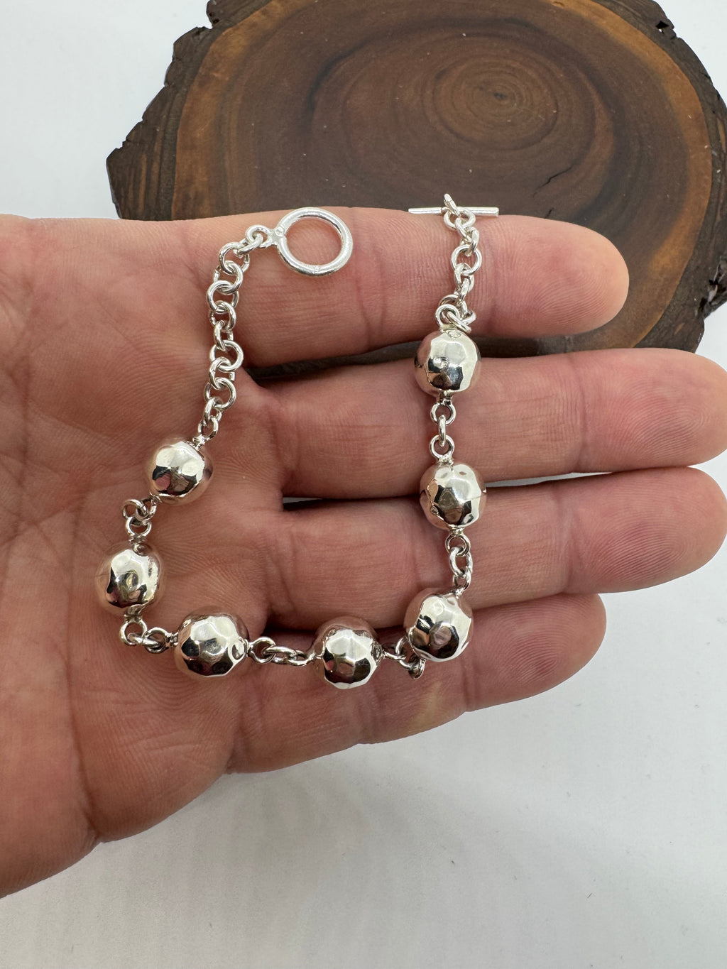 Hammered balls bracelet